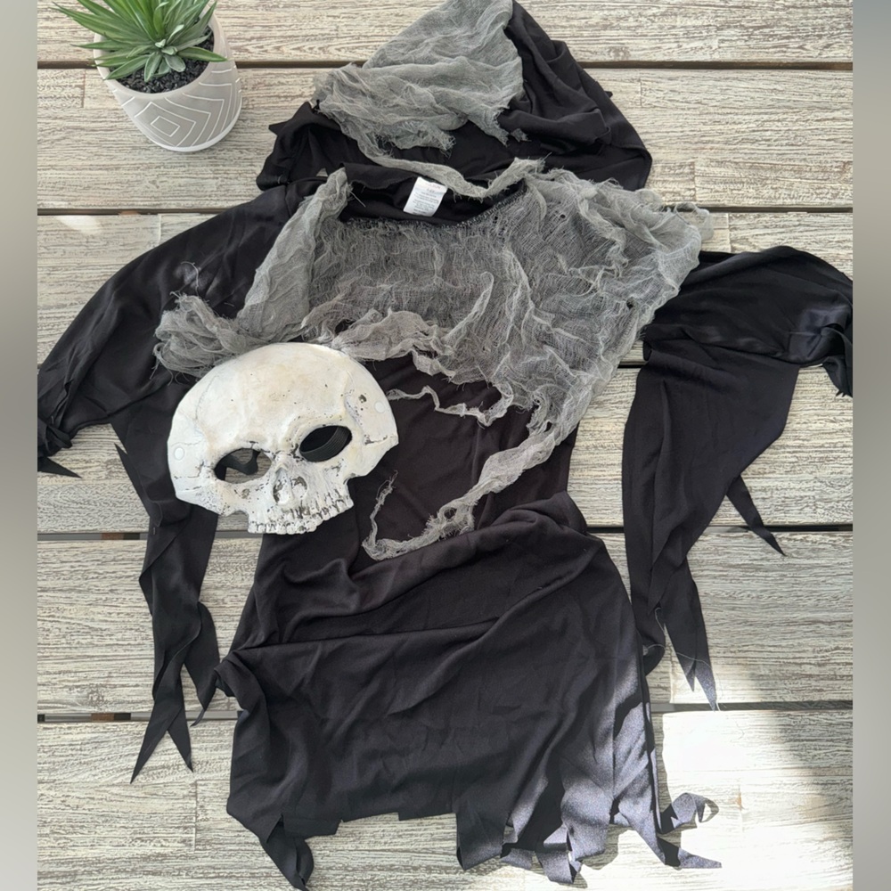 Boys NEW Grim Reaper Halloween Costume Set, Sz 6-8 years